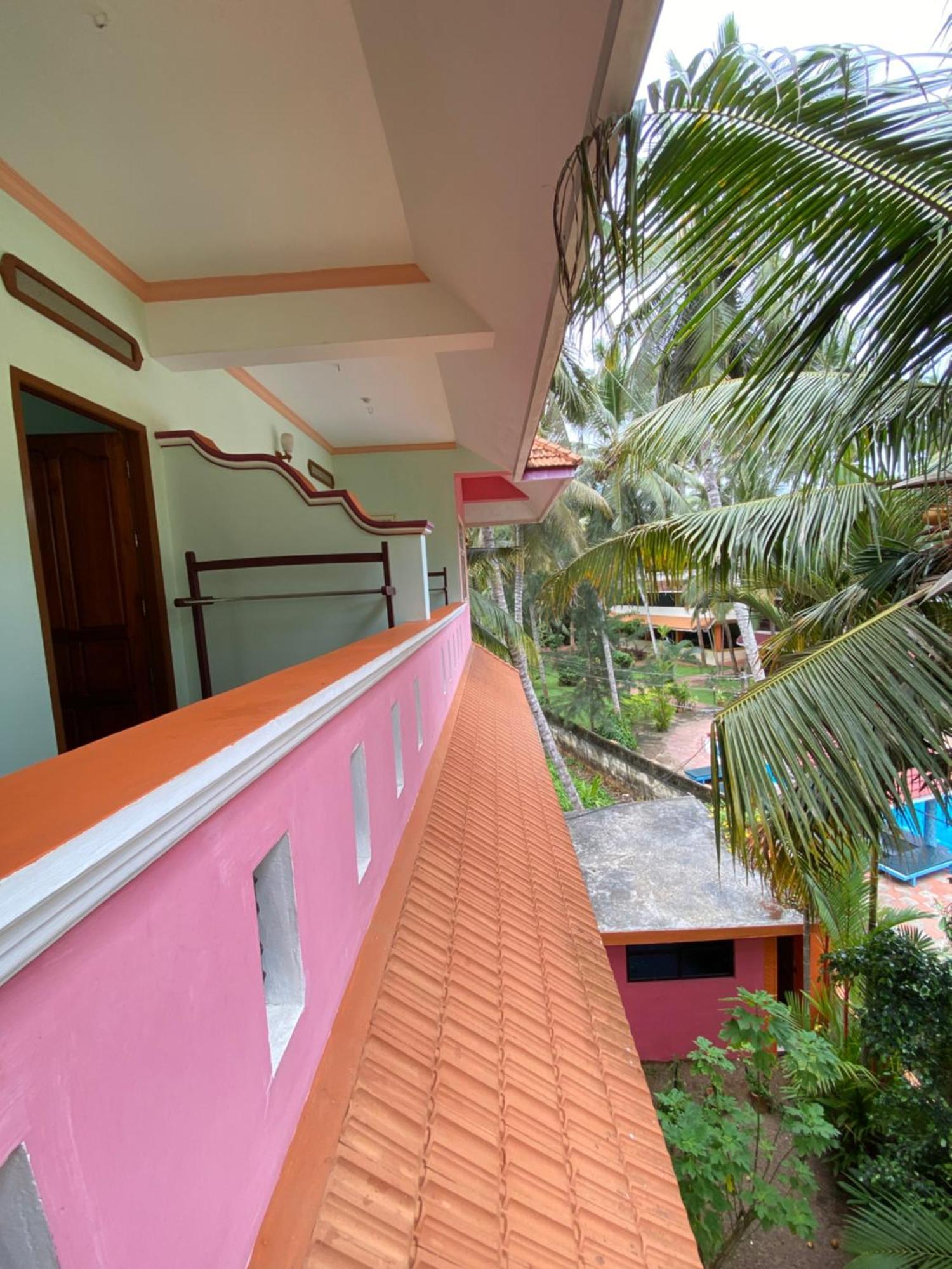 Packbag Comfort Bed & Breakfast Kovalam Exterior photo